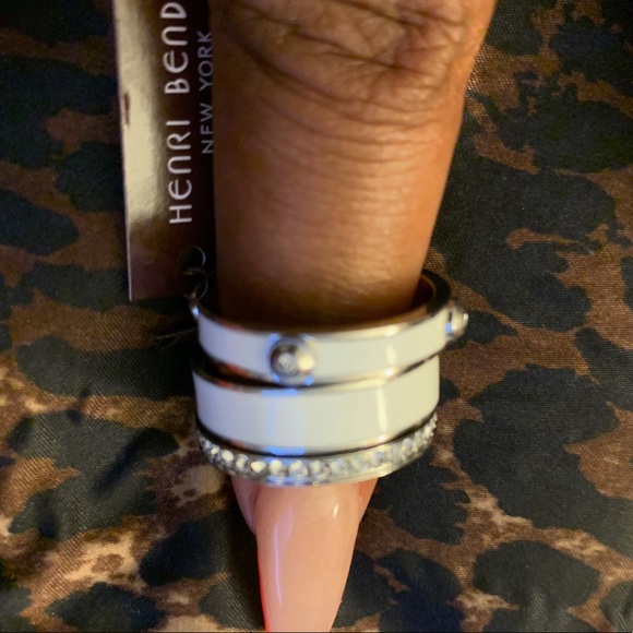 NWT Set of 3 Henri Bendel enamel rings. Size 9 - Picture 1 of 2